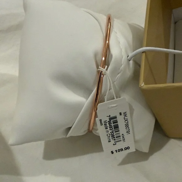 Michael Kors Rose Gold Heart Bracelet - Picture 4 of 4